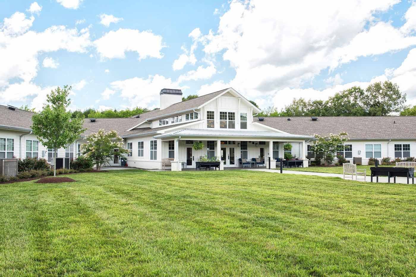 dominion-athens-exterior