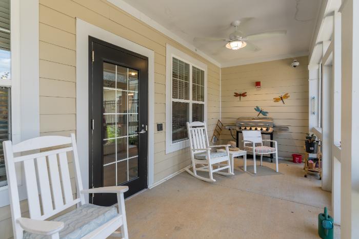 spring-arbor-cottage-of-fredericksburg-porch