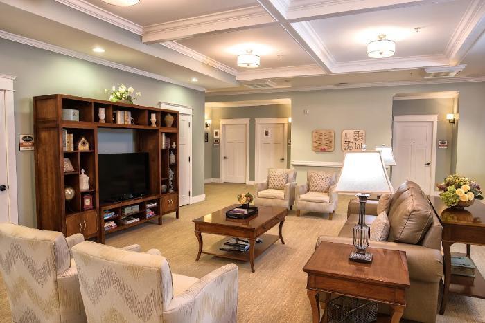 spring-arbor-of-clover-hill-lounge-area