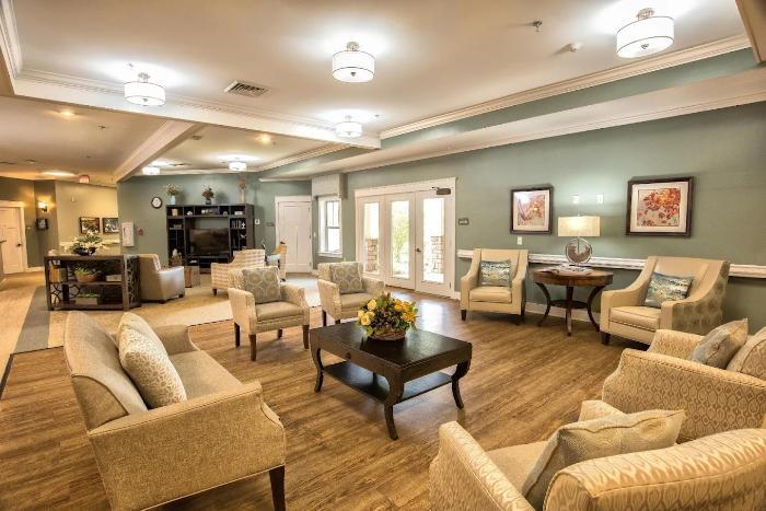 spring-arbor-of-crossville-lounge-area