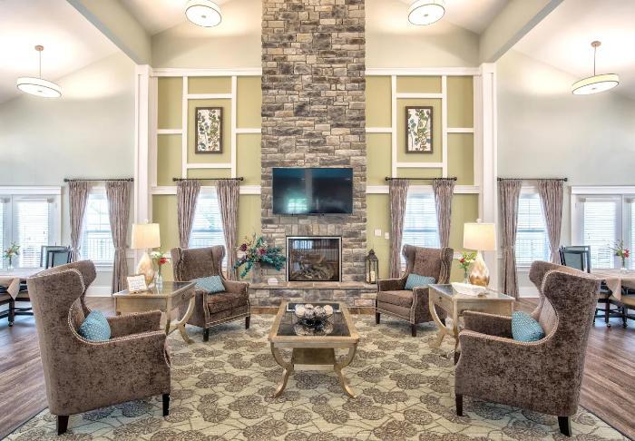 spring-arbor-of-richmond-lounge-area-2