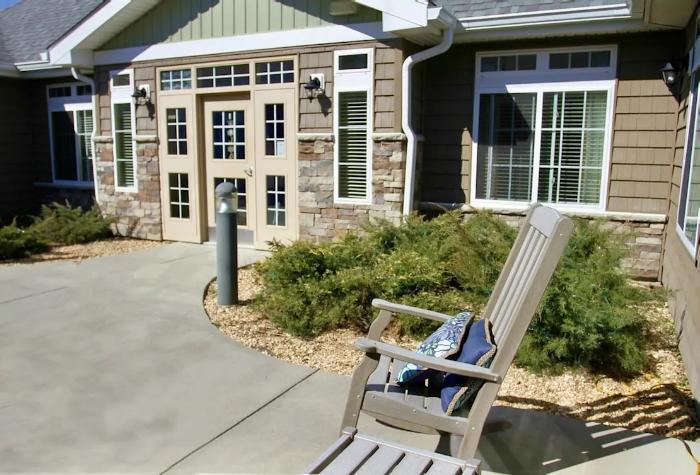 spring-arbor-of-sandhills-exterior-2