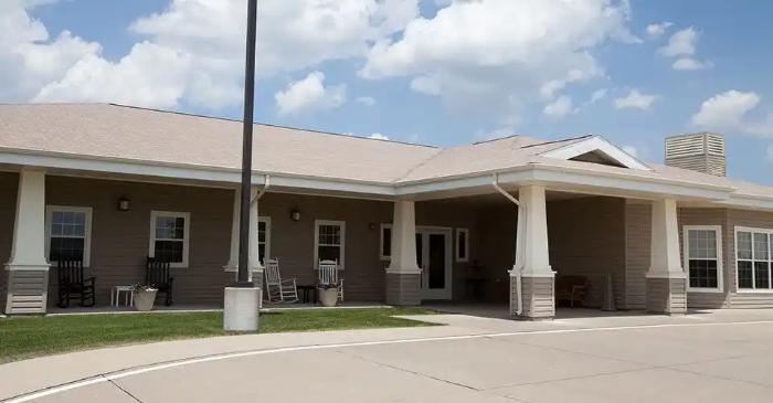 windsor-manor-vinton-exterior