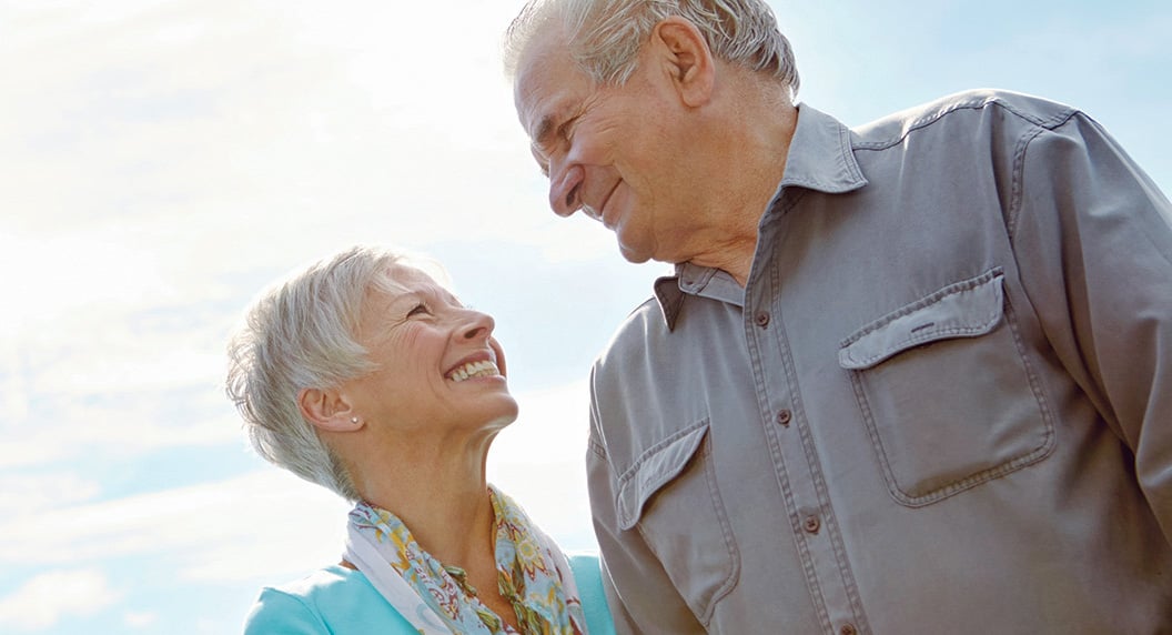 senior-couple-smiling-mbl