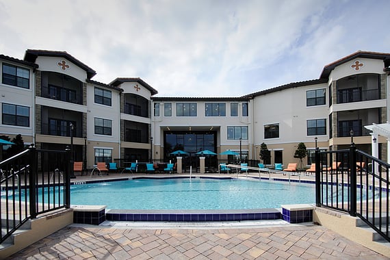 Allegro Winter Park pool and outdoor patio