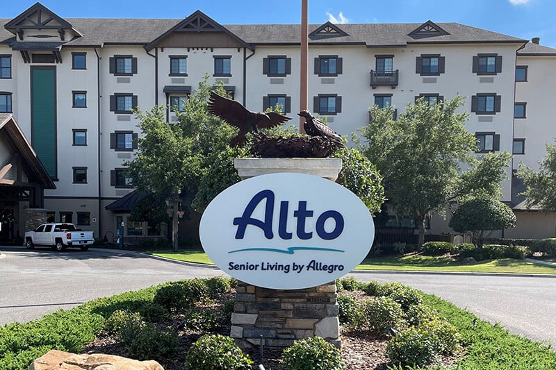Alto-Tavares-Exterior-Signage