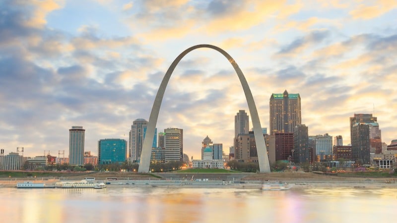 Jefferson Gateway Expansion Memorial seen over the Mississippi River